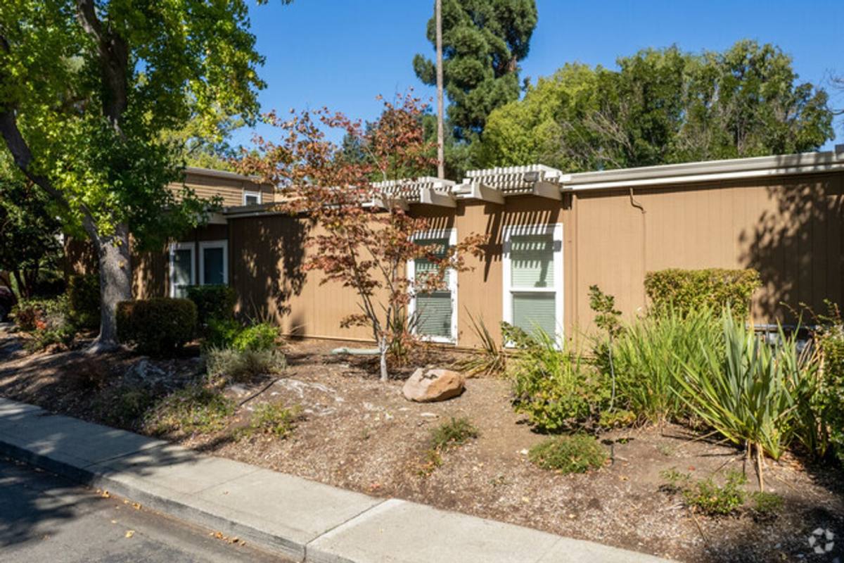Condo for rent at 1919 Ygnacio Valley Rd, Walnut Creek, CA 94598