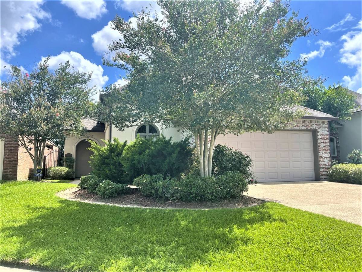 House for rent at 10801 N Shoreline Dr, Baton Rouge, LA 70809