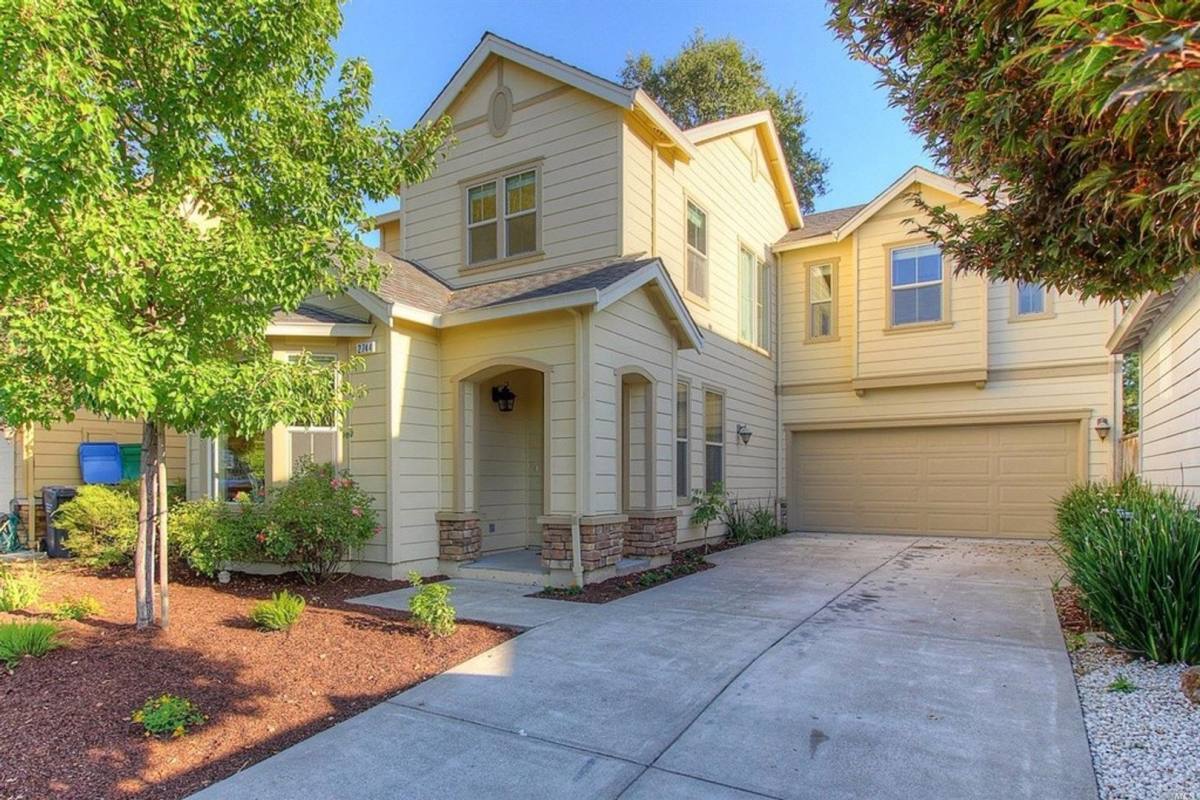 House for rent at 2744 Rochele St, Santa Rosa, CA 95403