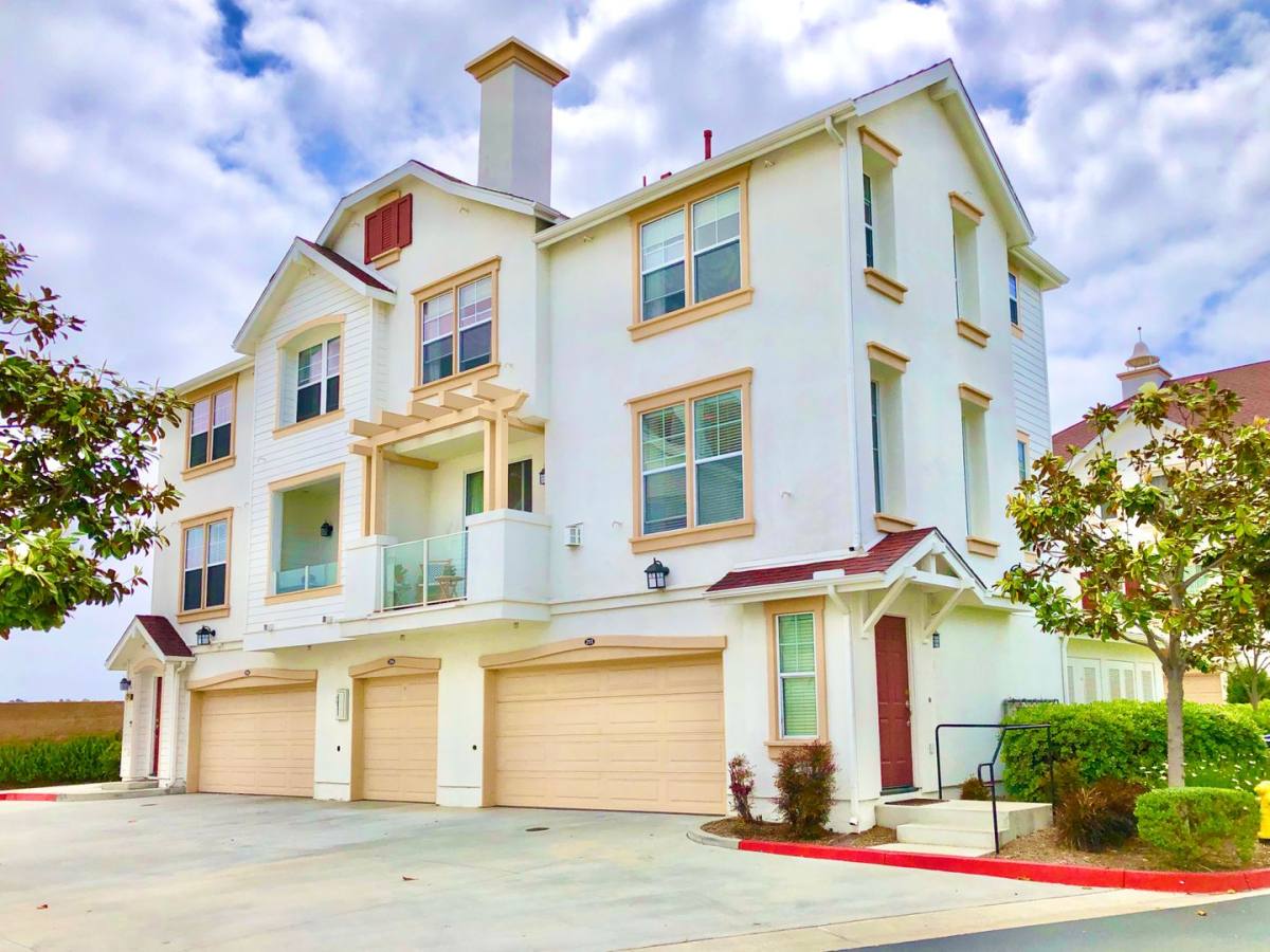 Condo for rent at 820 Harbor Cliff Way #254, Oceanside, CA 92054
