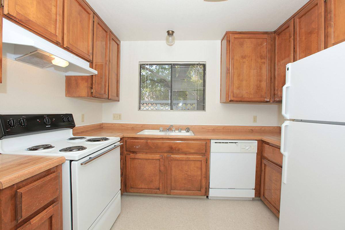 Apartment for rent at 190 N Willow Ave, Fresno, CA 93727