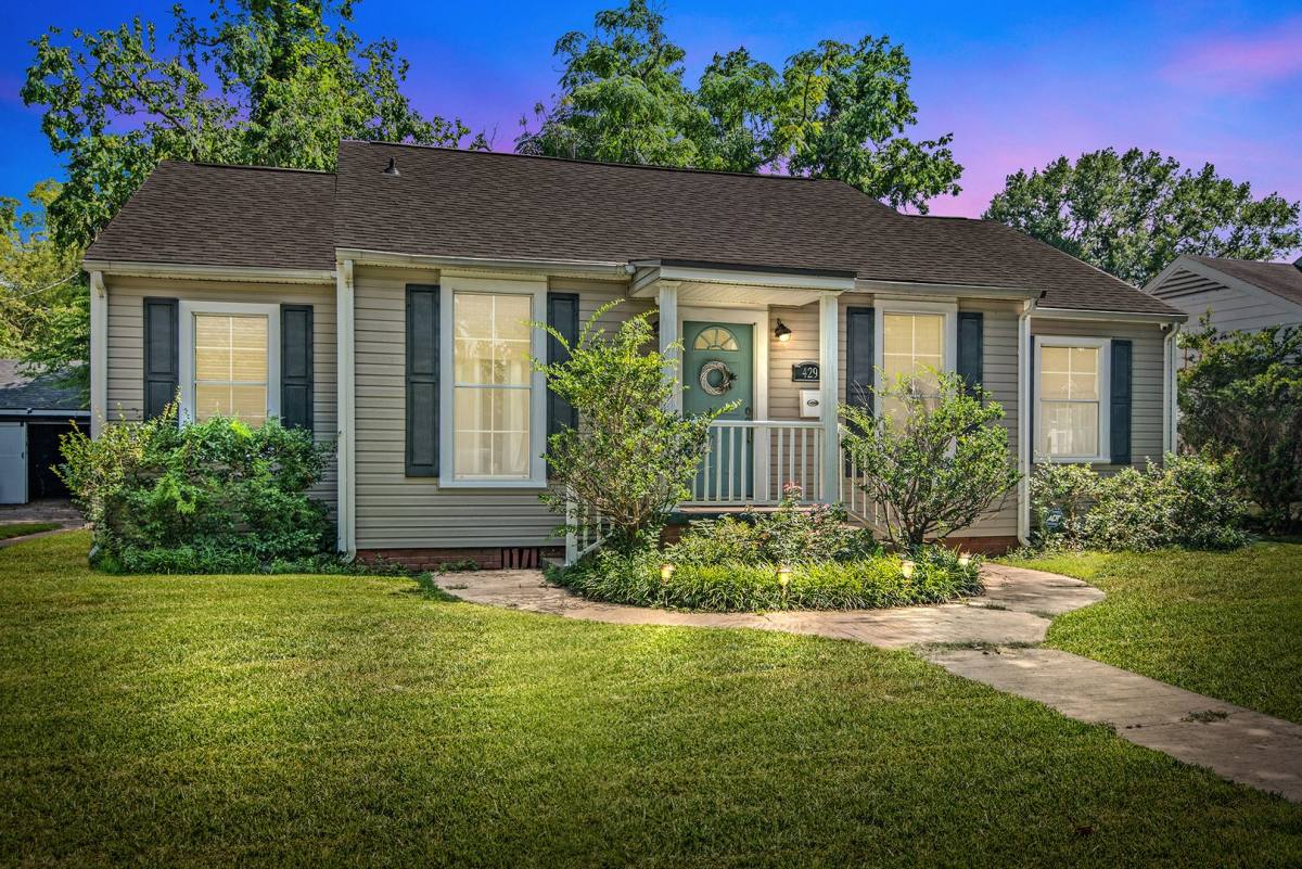 House for rent at 429 Slattery Blvd, Shreveport, LA 71106