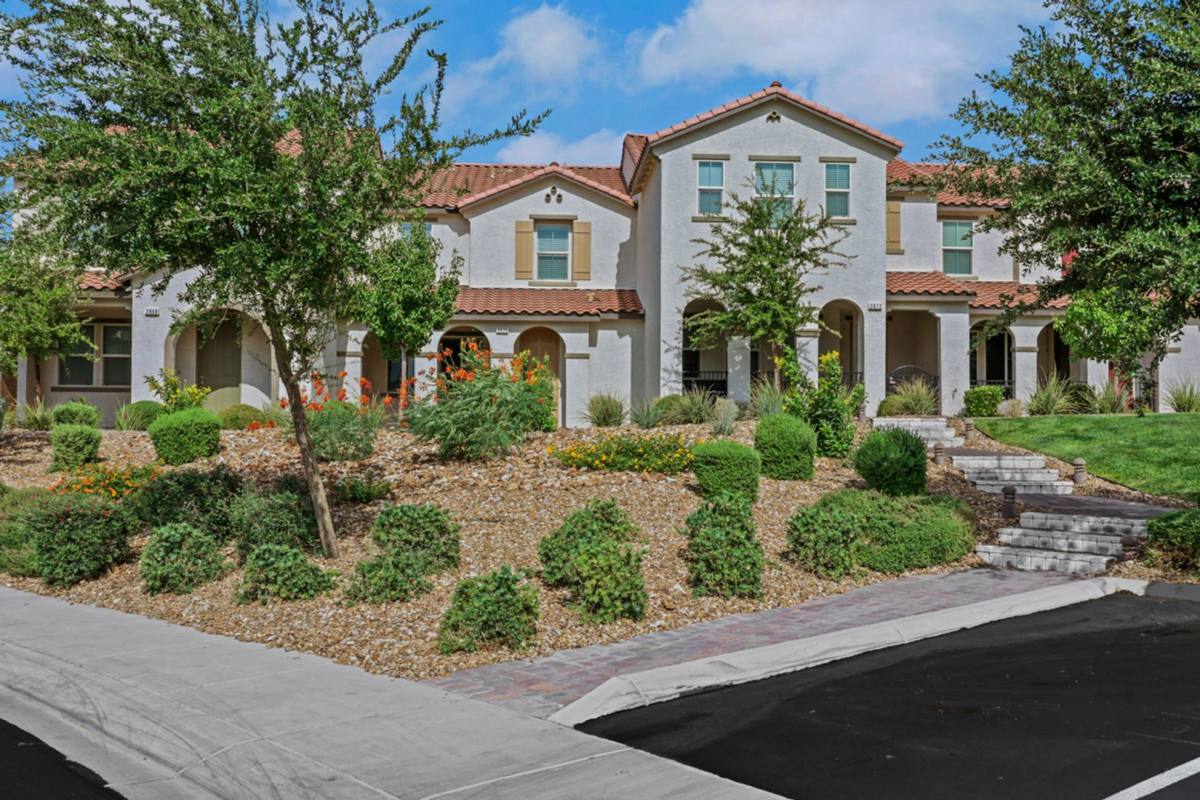 Townhouse for rent at 2870 Turnstone Ridge St, Henderson, NV 89044