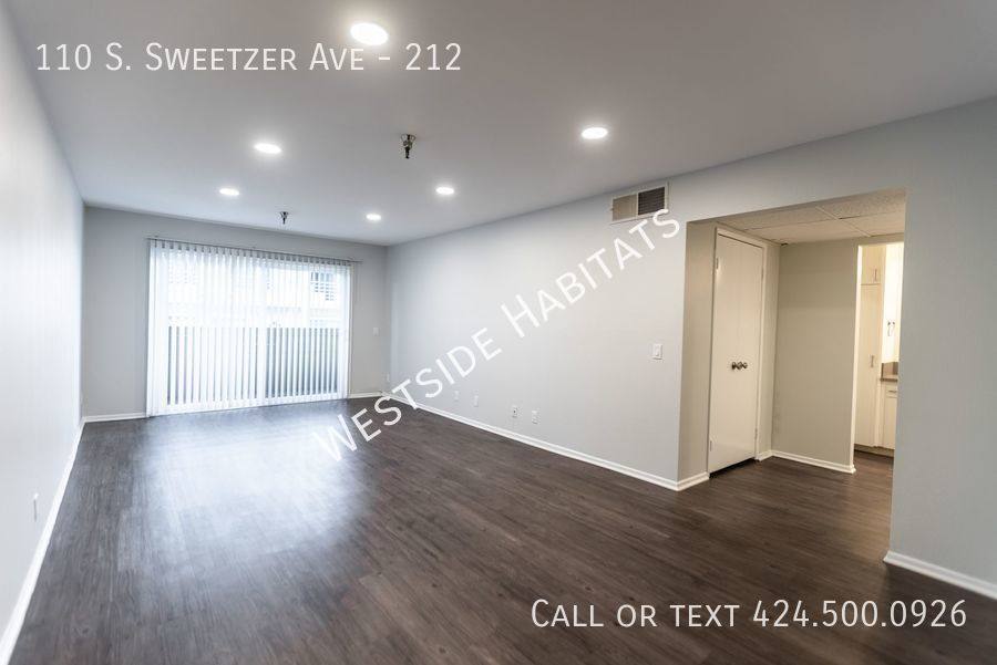 Apartment for rent at 110 S Sweetzer Ave #212, Los Angeles, CA 90048