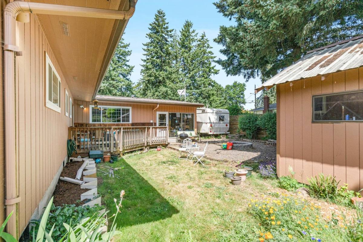 House for rent at 2240 SE 110th Ave, Portland, OR 97216