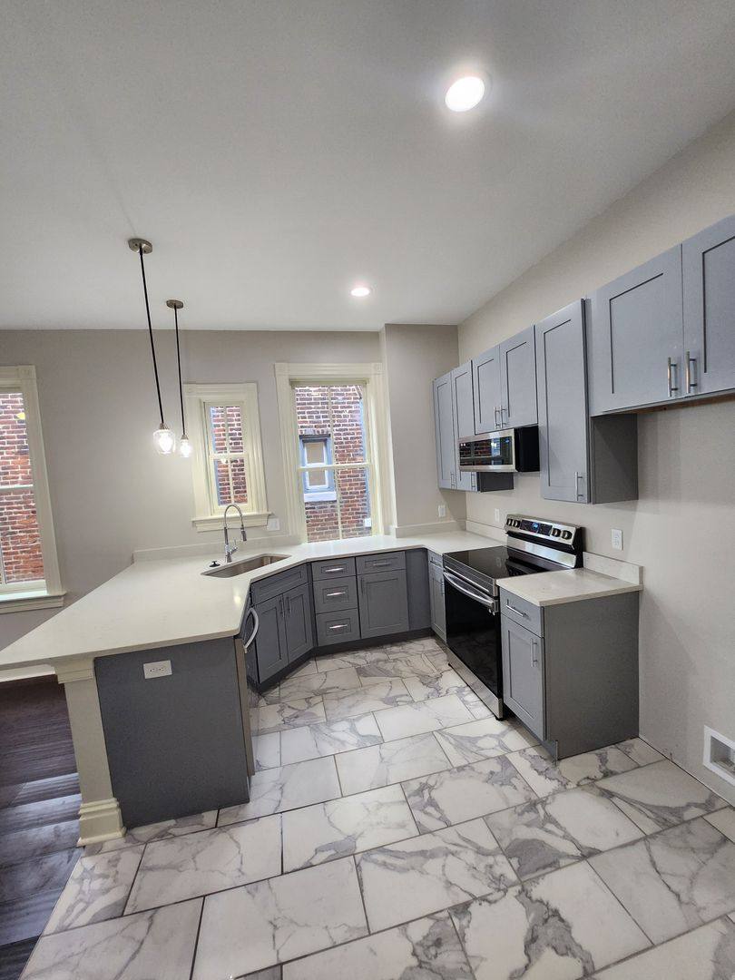 Apartment for rent at 4240-42 Norfolk Ave, Saint Louis, MO 63110