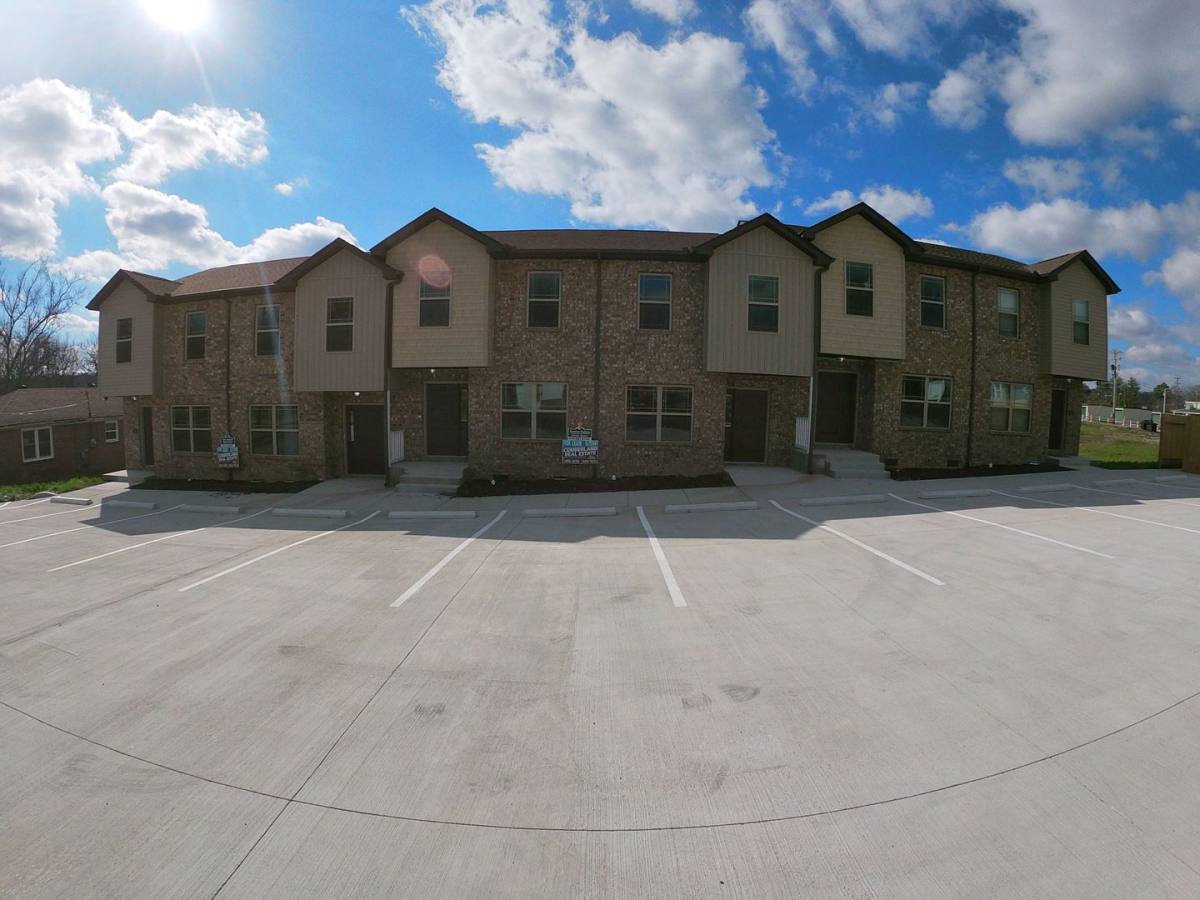 Townhouse for rent at 217 Hayes St, Hartsville, TN 37074