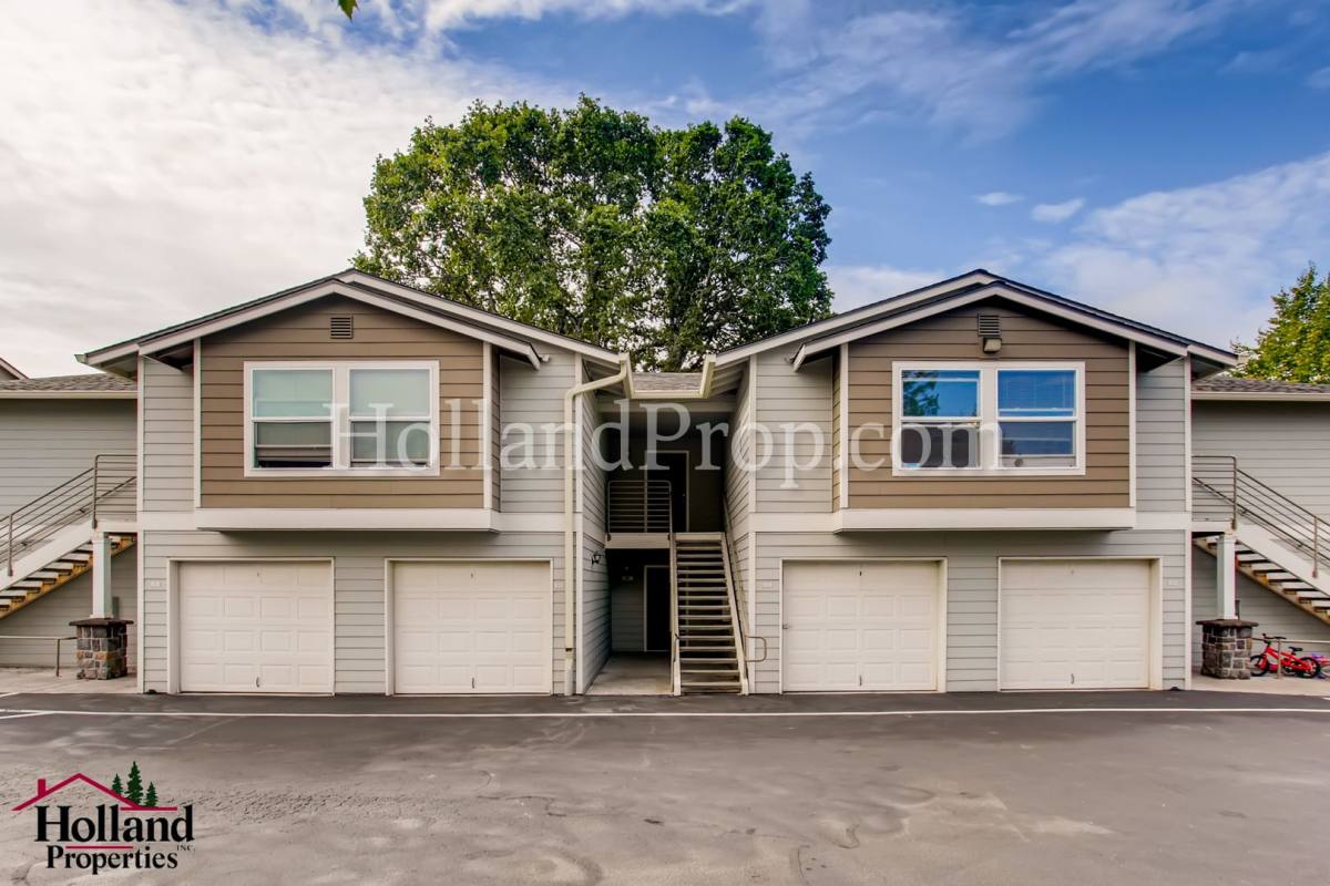 Condo for rent at 15074 NW Central Dr, Portland, OR 97229