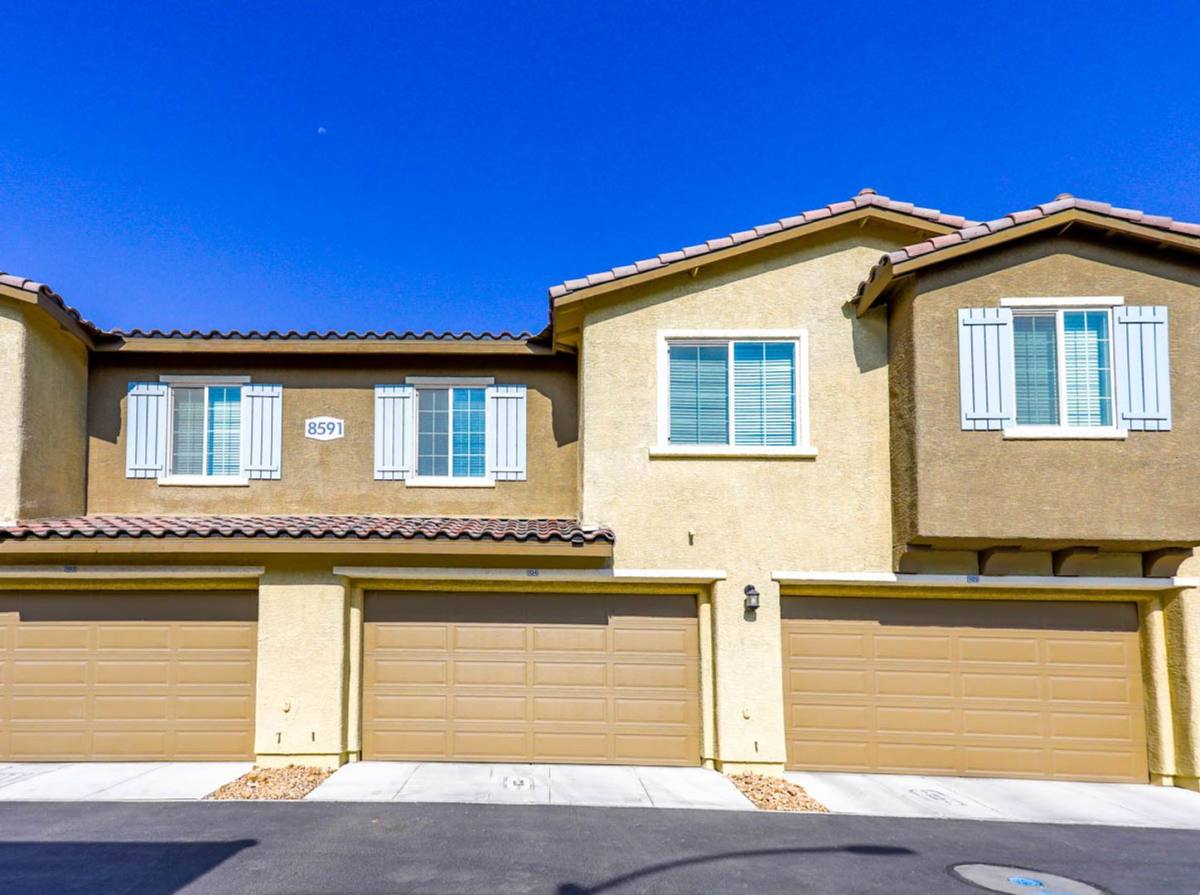 Townhouse for rent at 8591 Insignia Ave, Las Vegas, NV 89178