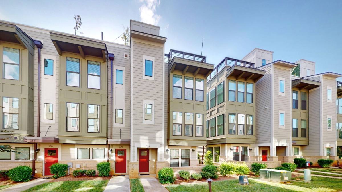 Townhouse for rent at 324 Uptown W Dr, Charlotte, NC 28208