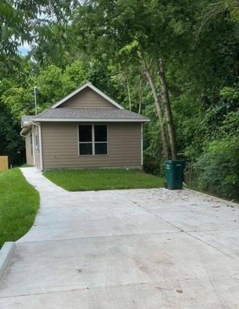 House for rent at 8700 Sassfras St, Willis, TX 77318
