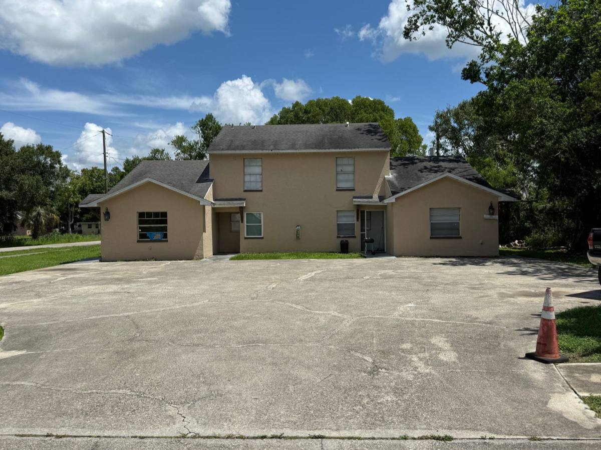 Apartment for rent at 3909 Belmont St, Fort Myers, FL 33916