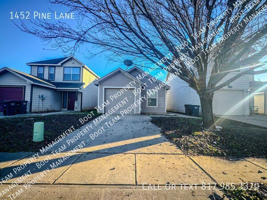House for rent at 1452 Pine Lane, Fort Worth, TX 76140