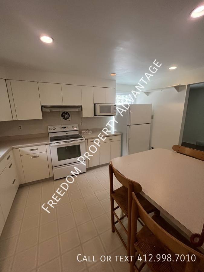 House for rent at 49 Iroquis Dr, Pittsburgh, PA 15228