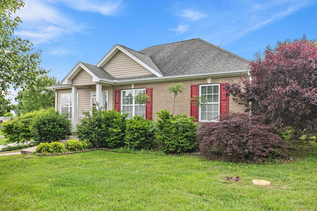House for rent at 5009 Legacy Dr, Springfield, TN 37172