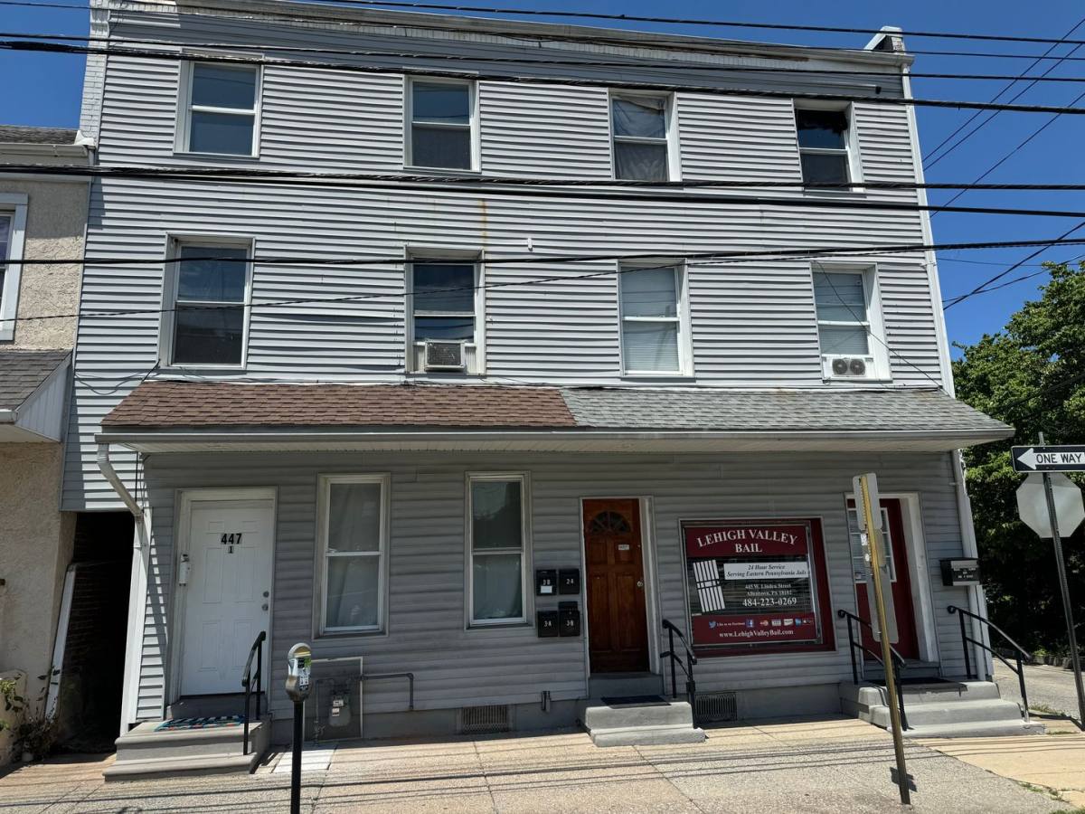 Apartment for rent at 445-447 W Linden St, Allentown, PA 18102