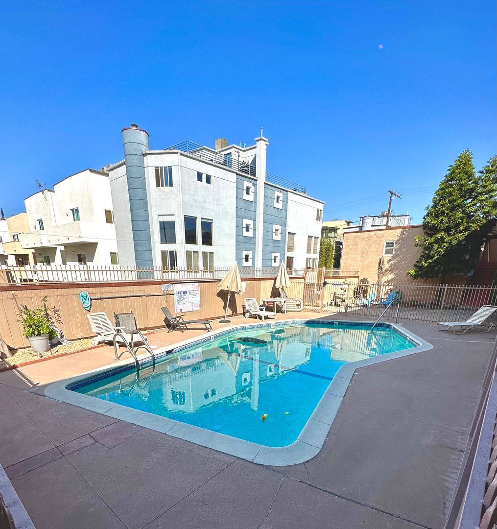 Apartment for rent at 3700 Pacific Ave, Marina Del Rey, CA 90292