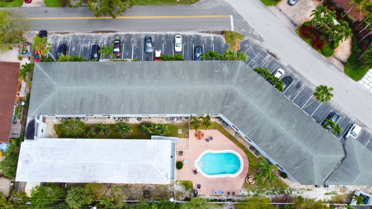 Apartment for rent at 4401 NE 21st Ave, Fort Lauderdale, FL 33308