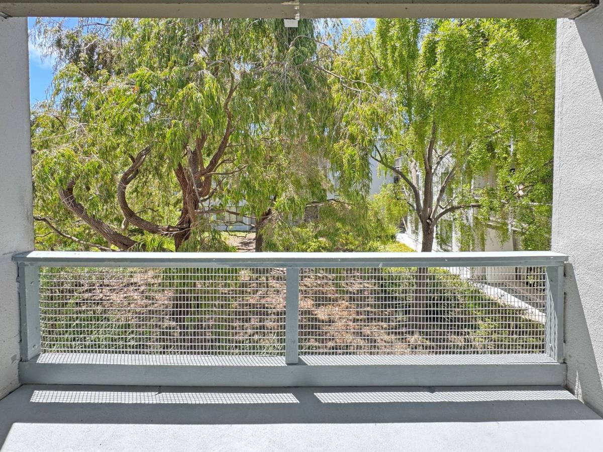 Apartment for rent at 4 Admiral Dr, Emeryville, CA 94608