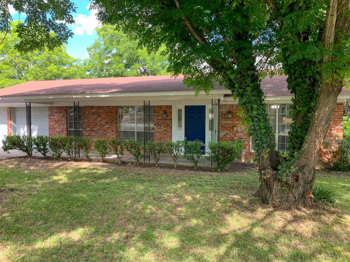 House for rent at 11303 Titian Dr, Austin, TX 78758