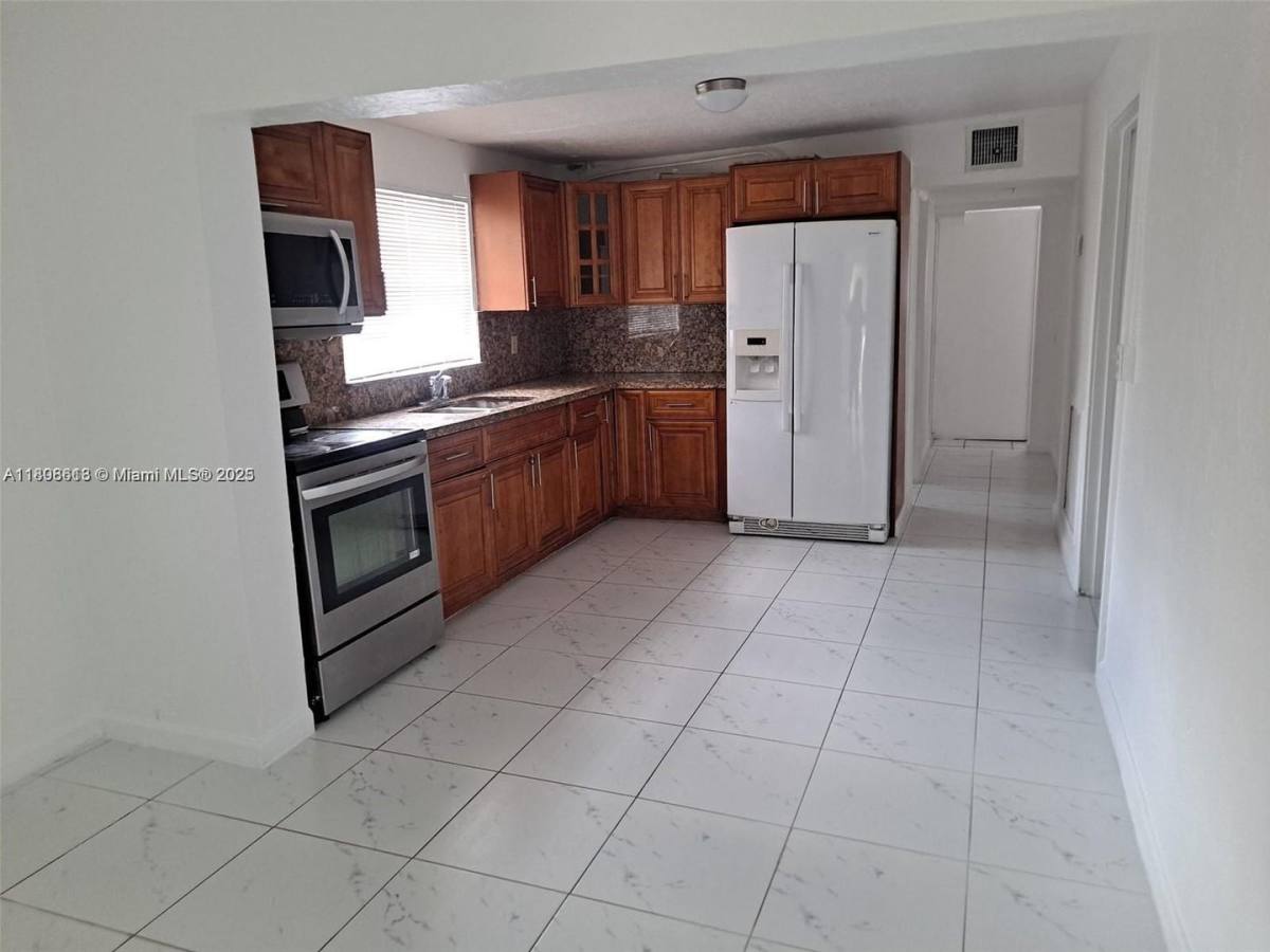 House for rent at 3708 SW 58th Ave, Hollywood, FL 33023