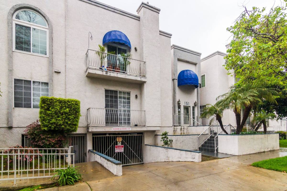 Condo for rent at 151 N Maple St #103, Burbank, CA 91505