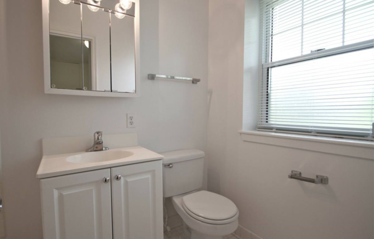 Townhouse for rent at 270 Independence Dr #1LRG, Chestnut Hill, MA 02467