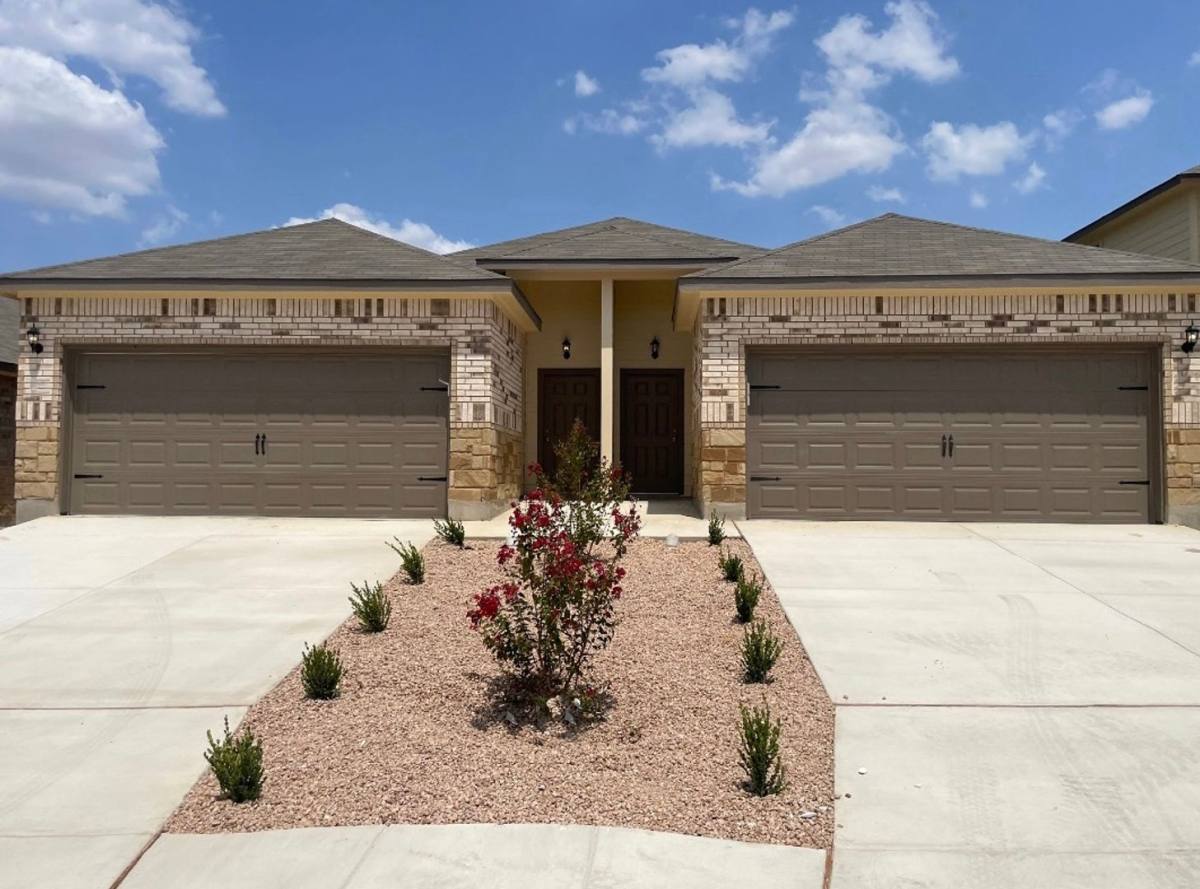 Townhouse for rent at 357 Emma Dr, New Braunfels, TX 78130