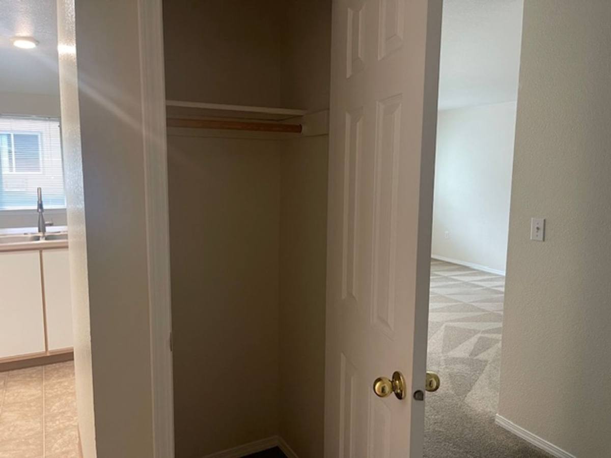 Townhouse for rent at 1380 Seattle Slew Dr SE, Salem, OR 97317