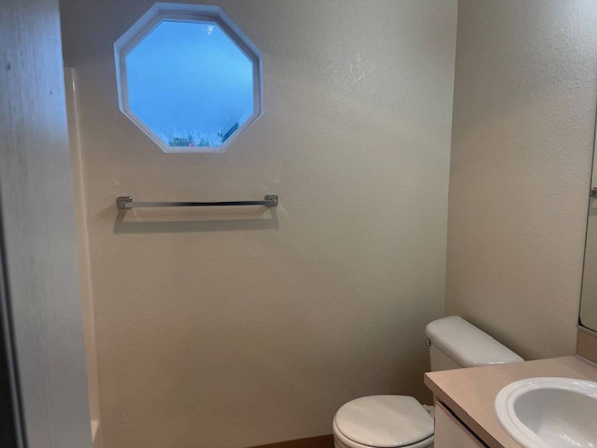 Townhouse for rent at 1380 Seattle Slew Dr SE, Salem, OR 97317