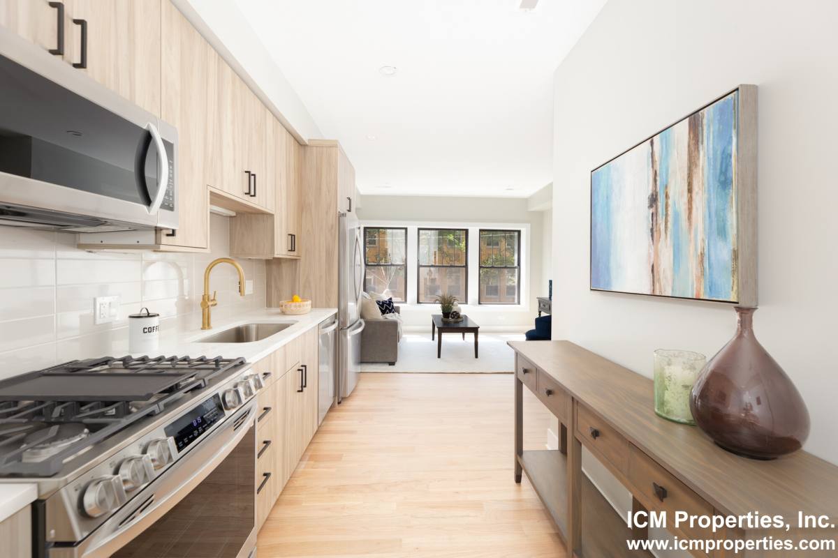 Apartment for rent at 2455 W Logan #1, Chicago, IL 60647