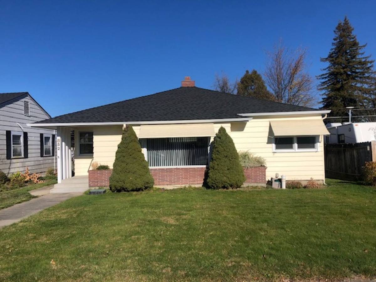 House for rent at 852 W 14th St, Medford, OR 97501