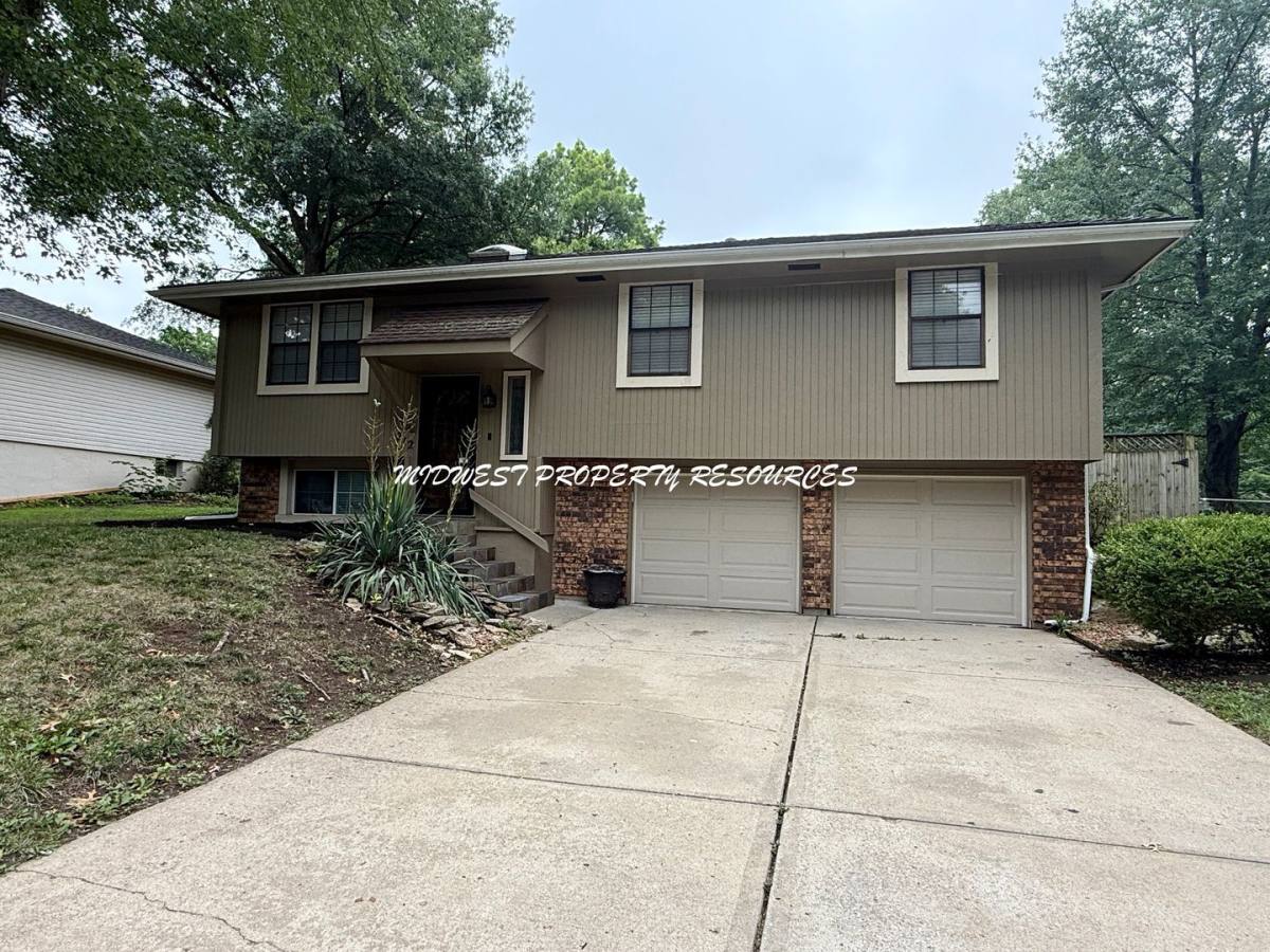 House for rent at 212 SE Moreland School Rd, Blue Springs, MO 64014