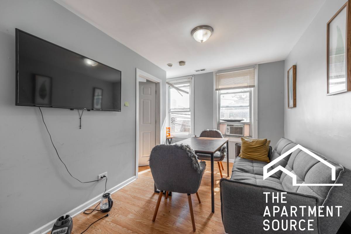 Apartment for rent at 3614 W George #2R, Chicago, IL 60647