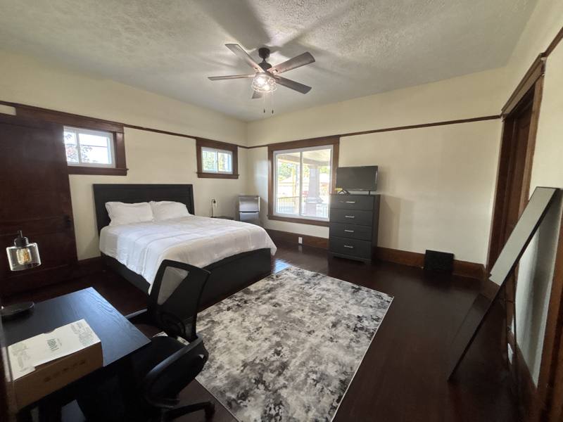 House for rent at 2884 Noble Rd Room, Cleveland, OH 44121