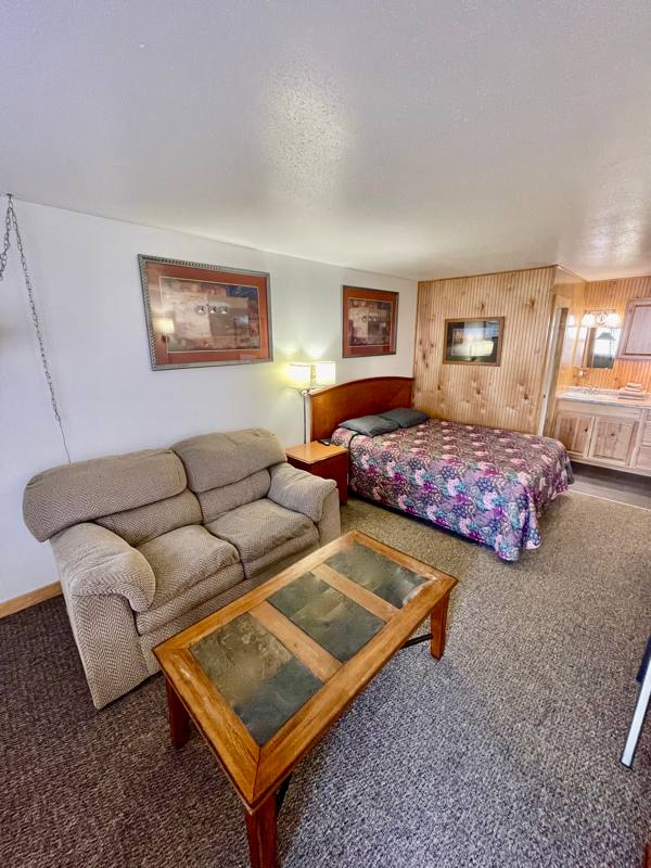 Apartment for rent at 102 N Maple Ave, Rapid City, SD 57701