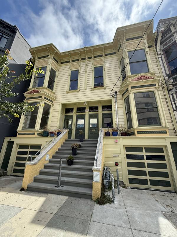 Apartment for rent at 113 Bartlett St, San Francisco, CA 94110