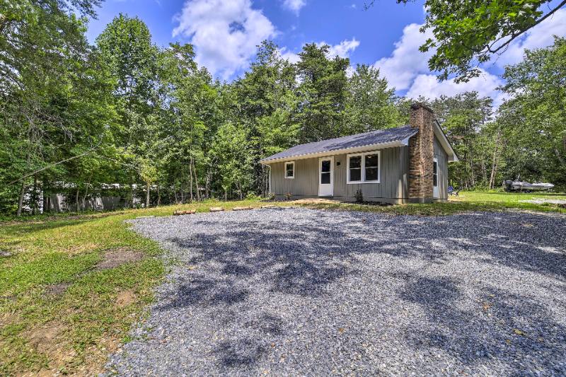 House for rent at 7067 Waterview Lane, Radford, VA 24141