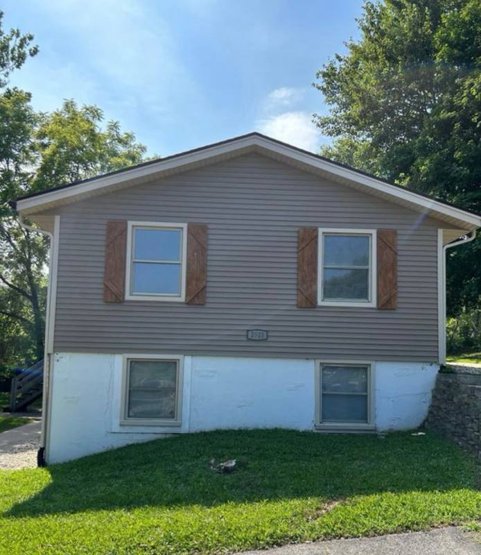 Apartment for rent at 2918 Sunnyside Dr #1, Rockford, IL 61114