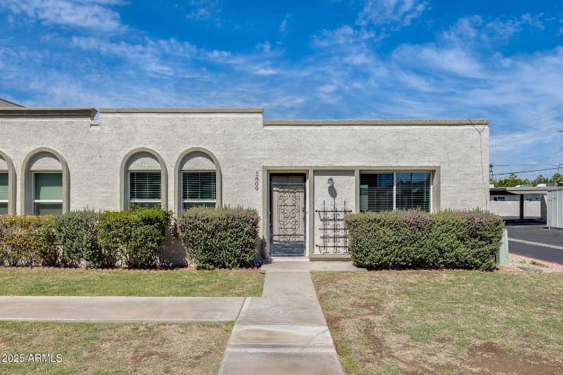 Townhouse for rent at 5809 E Thomas Rd, Tempe, AZ 85281