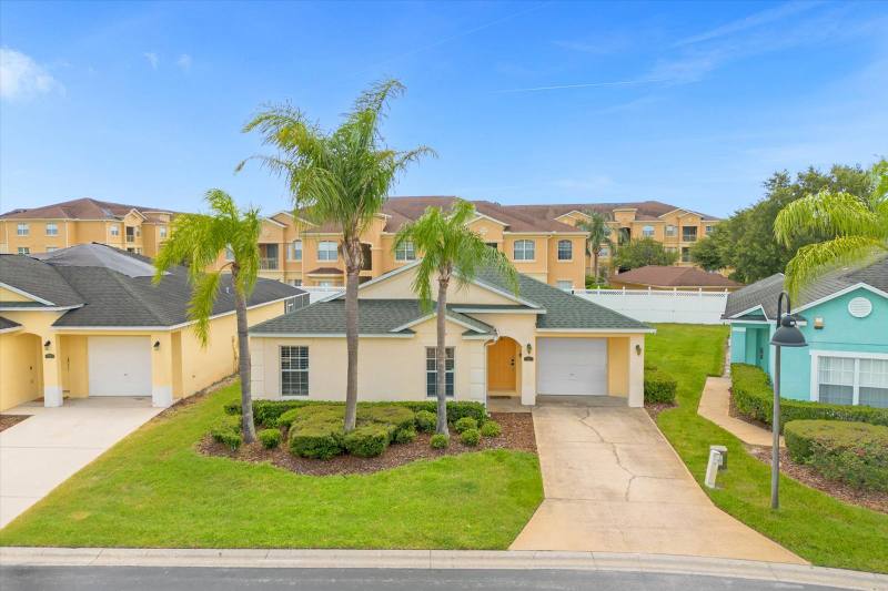 House for rent at 528 Reserve Dr, Davenport, FL 33896