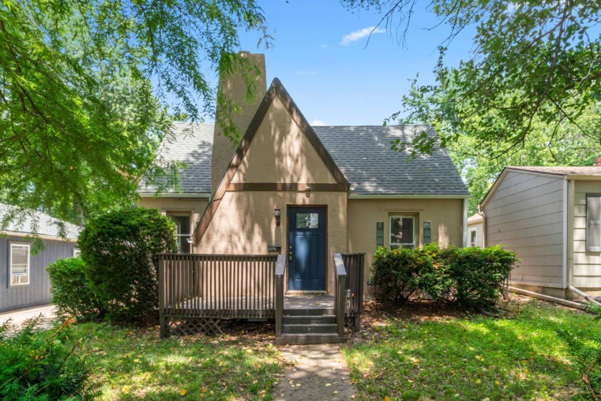 102 E 80th Terrace, Kansas City, MO 64114