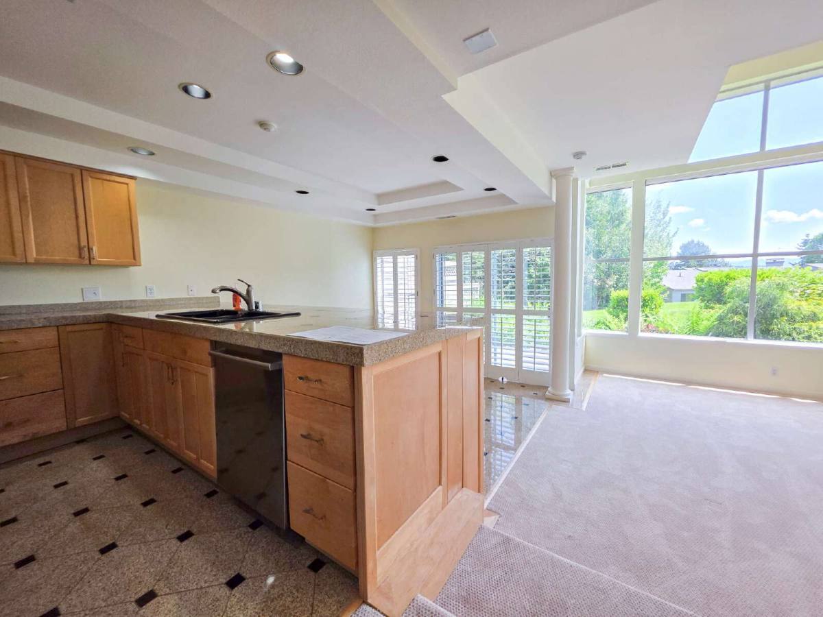 Townhouse for rent at 7250 Old Redmond Rd #J136, Redmond, WA 98052