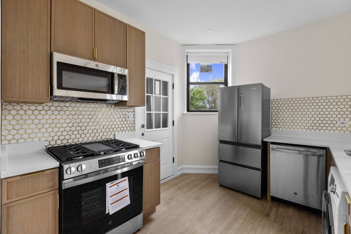 Apartment for rent at 4636 N Hamilton Ave, Chicago, IL 60625