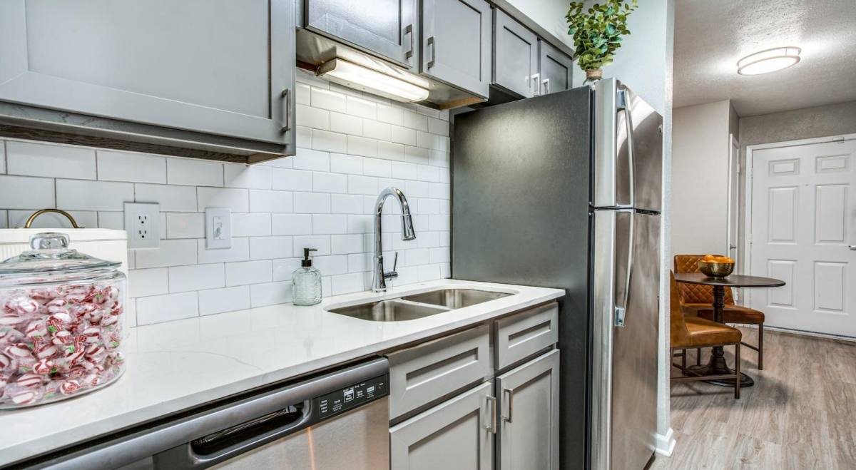 Apartment for rent at Lincoln Crossing, 19251 Preston Rd, Dallas, TX 75252