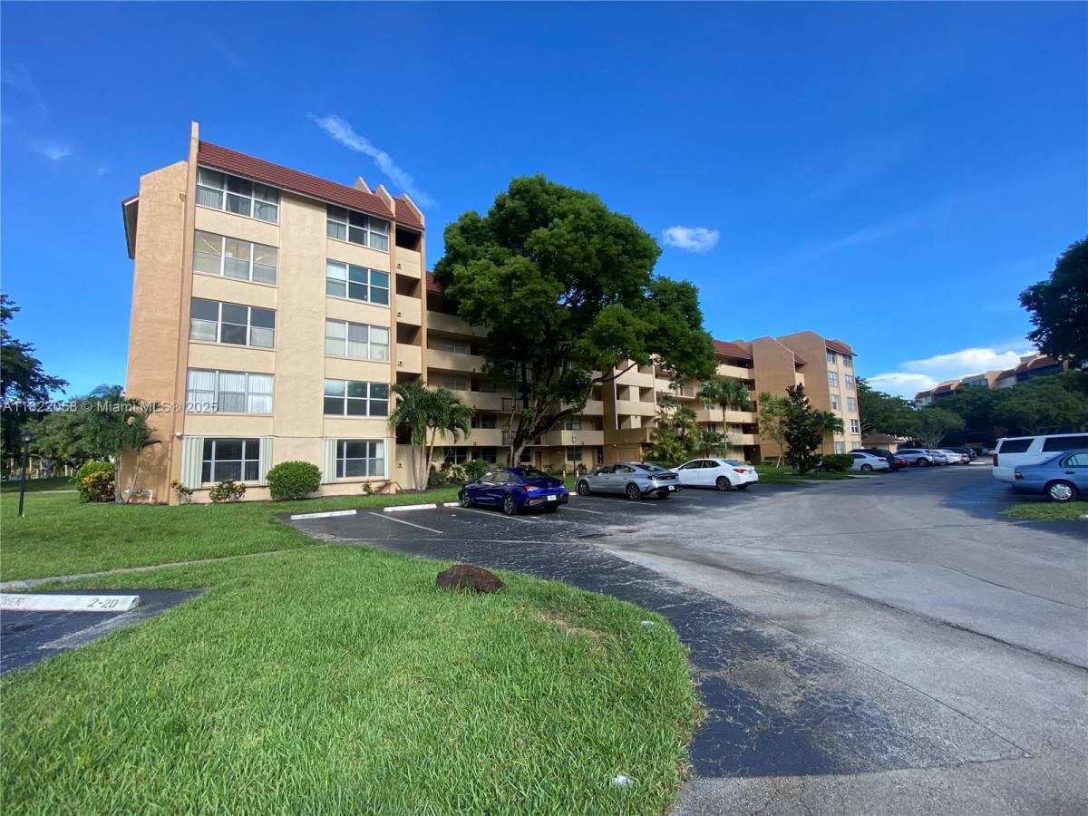 Condo for rent at 3801 Environ Blvd #212, Fort Lauderdale, FL 33319