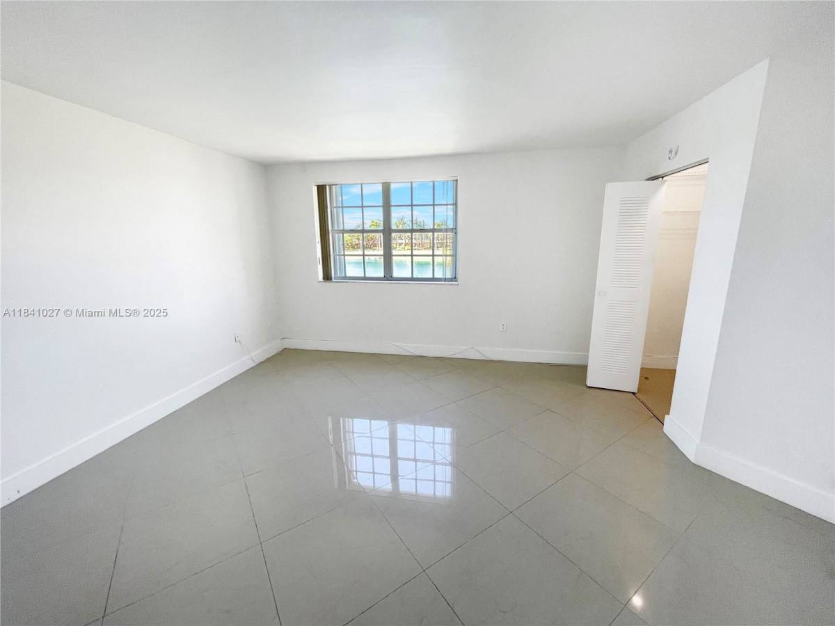 Condo for rent at 9735 Fontainebleau Blvd, Miami, FL 33172