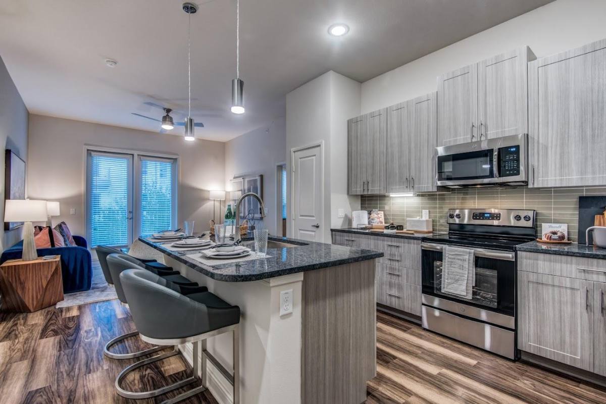 Apartment for rent at 13505 Inwood Rd, Dallas, TX 75244
