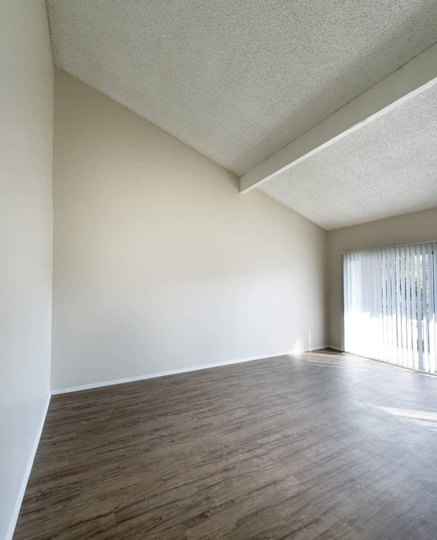 Apartment for rent at Huntington Vista Apartment Homes, 21551 Brookhurst St, Huntington Beach, CA 92646