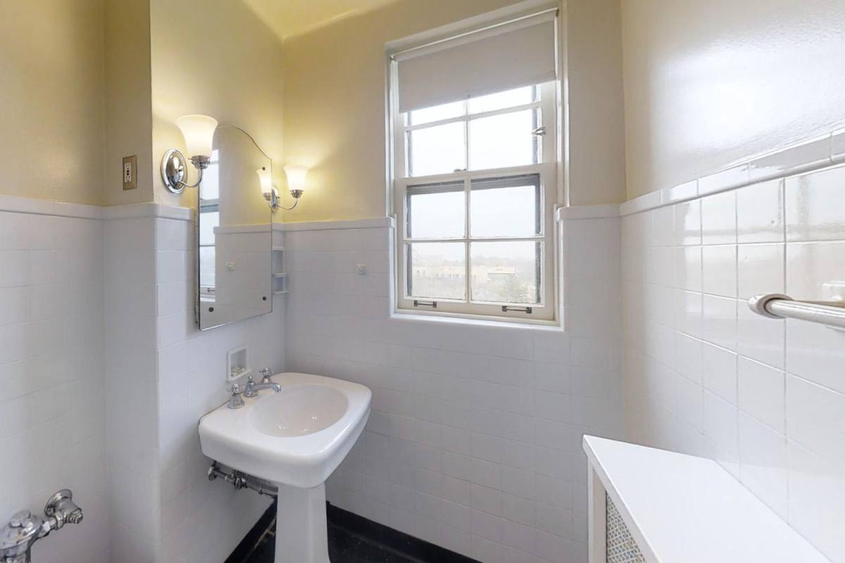 Apartment for rent at 5801 S Dorchester Ave, Chicago, IL 60637